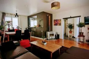 Maison chaleureuse 6, 8 personnes quartier Palente 3 chambres - Gennes