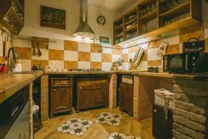 Olive Hill Familly House