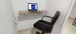 Apartaestudio equipado, parking y workspace