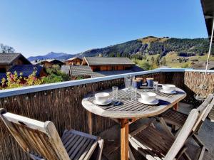 Chalet cosy avec cheminée et parking, pour 8 personnes - FR-1-598-35