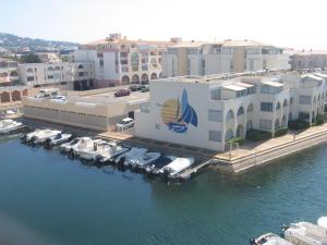 T2 avec loggia, vue bateaux et parking privatif - FR-1-472-107