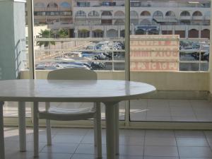 T2 avec loggia, vue bateaux et parking privatif - FR-1-472-107