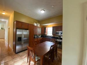2 bedroom Boston condo in Jamaica Plain with parking