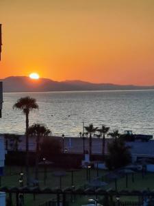 NORIA 2, pied dans le sable, magnifique vue mer, piscine, garage, climatisation