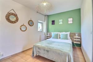 Appartements LE REGORDANE - Appartement 4 personnes - Centre WiFi Cosy : photos des chambres