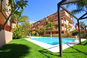 Marbella Playa Alicate 2br holiday apartment