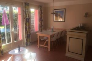 Maison confortable à Lacanau avec piscine partagée