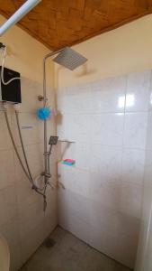 Calatagans Bahay Kubo - with Beach Access