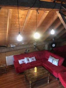 Chalet 1830 au pied du MONT CHARVIN