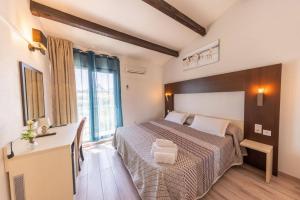 Exclusive Double Room - heated swimming pool - free parking room in Hotel Hélios