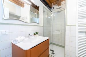 Palazzina Schiavoni by Sarlux