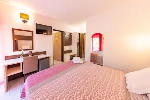 Hotels Brit Hotel Confort Helios Agde : photos des chambres