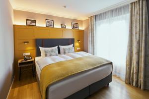 Superior Double Room with Courtyard View room in Hotel Orangerie