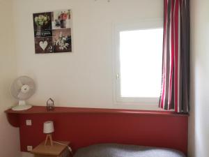 Complexes hoteliers Vacargeles casa Les Muriers et Les Chenes verts calme clim wifi animations piscine mini golf : Maison de Vacances