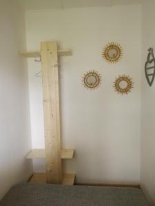 Complexes hoteliers Vacargeles casa Les Muriers et Les Chenes verts calme clim wifi animations piscine mini golf : photos des chambres