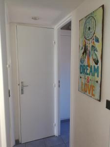 Complexes hoteliers Vacargeles casa Les Muriers et Les Chenes verts calme clim wifi animations piscine mini golf : photos des chambres