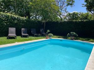 ROOM in Molhe house with pool