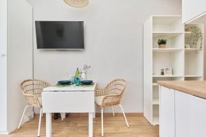 Apartment By the Oder River Wrocław by Renters