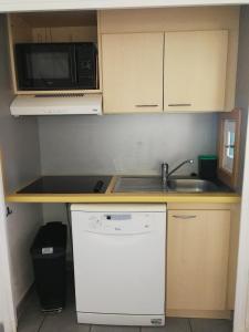 Complexes hoteliers Vacargeles casa Les Muriers et Les Chenes verts calme clim wifi animations piscine mini golf : photos des chambres