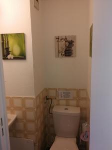 Complexes hoteliers Vacargeles casa Les Muriers et Les Chenes verts calme clim wifi animations piscine mini golf : photos des chambres