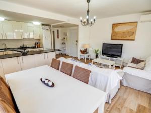 Clarimar Beach Apartment by Hello Homes Sitges