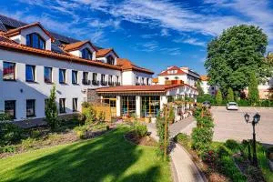 Villa Astra - Apartments & Restaurant - Oświęcim