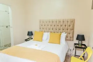 Esther Guest House - Reitz