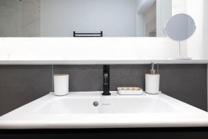 Dragon Suites Luxury Serviced Apartments at Alva Street