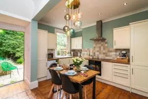 Railway Cottage with garden & parking in heart city - Chaddesden