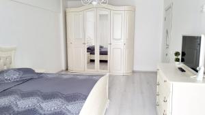 White Apartament, Brăila