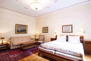 Triple Room room in Mayfair Hotel Tunneln