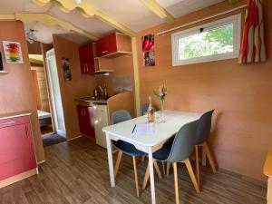 Campings Les Chalets de Labeaume : photos des chambres