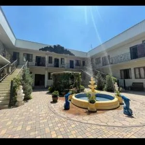 Camelot hotel - Prigorodnoye