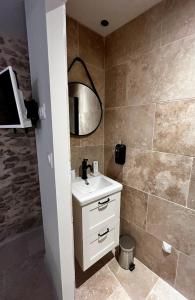 Appartements Le Donjon de Lily - Coeur de La Cite Medievale : photos des chambres