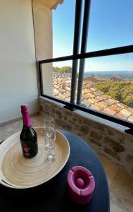 Appartements Le Donjon de Lily - Coeur de La Cite Medievale : photos des chambres