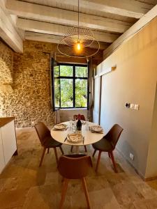 Appartements Le Donjon de Lily - Coeur de La Cite Medievale : photos des chambres