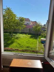 Sejours chez l'habitant Romilly House : Chambre Double - Vue sur Jardin