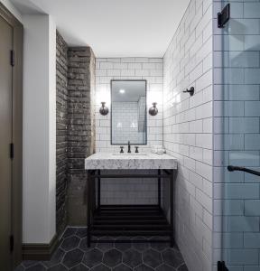 Metcalfe Hotel Ottawa by Gray Collection