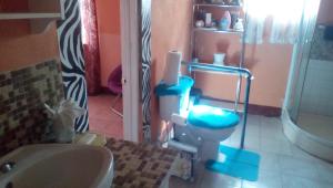 Buckingham Villa And Suites-Private Bath - Hot waterAC