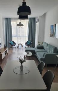Onix Blue 17 - Mamaia Nord