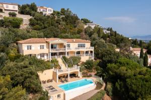 Villa Montecarlo with stupendous view overlooking sea