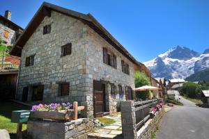 Chalets L'Emparis - Magnifique maison dans le village du Chazelet : photos des chambres