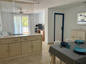 Apartamento con terraza, garaje y piscina a 350m playa