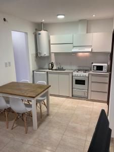 Sixto con cochera a dos cuadras del hospital DR Raul Matera y a 5 cuadras del HAM