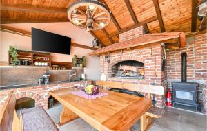 Nice Home In Nova Diklenica With Sauna