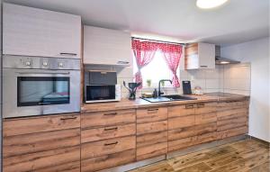 Nice Home In Nova Diklenica With Sauna