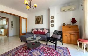 Stunning Apartment In Torrevieja