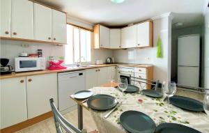 Stunning Apartment In Torrevieja