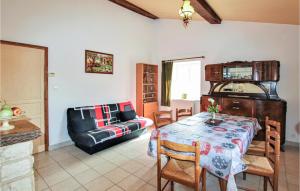 Maisons de vacances Amazing home in Comps with WiFi and 1 Bedrooms : photos des chambres