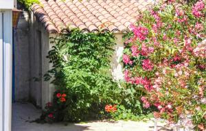 Maisons de vacances Nice home in Gargas with Outdoor swimming pool, WiFi and 3 Bedrooms : photos des chambres